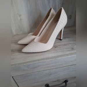 0Byanka Pointed-toe HeelMIA heels 3.75" size 7.5 M new